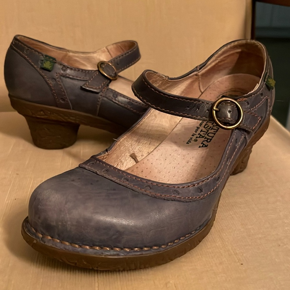 El Naturalista Blue Leather Mary Janes size 36-6